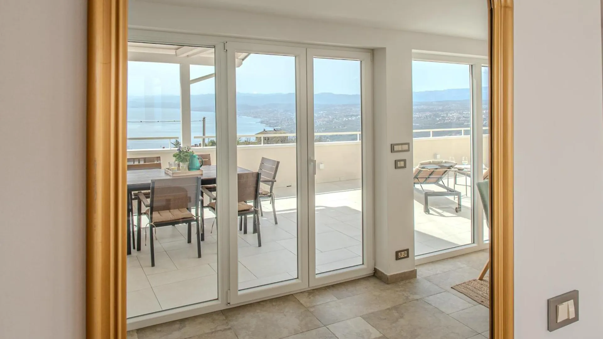 Apartment Nachhaltige Wellnessauszeit Mit Traumblick, Pool, Sauna, Whirl-Wanne Opatija